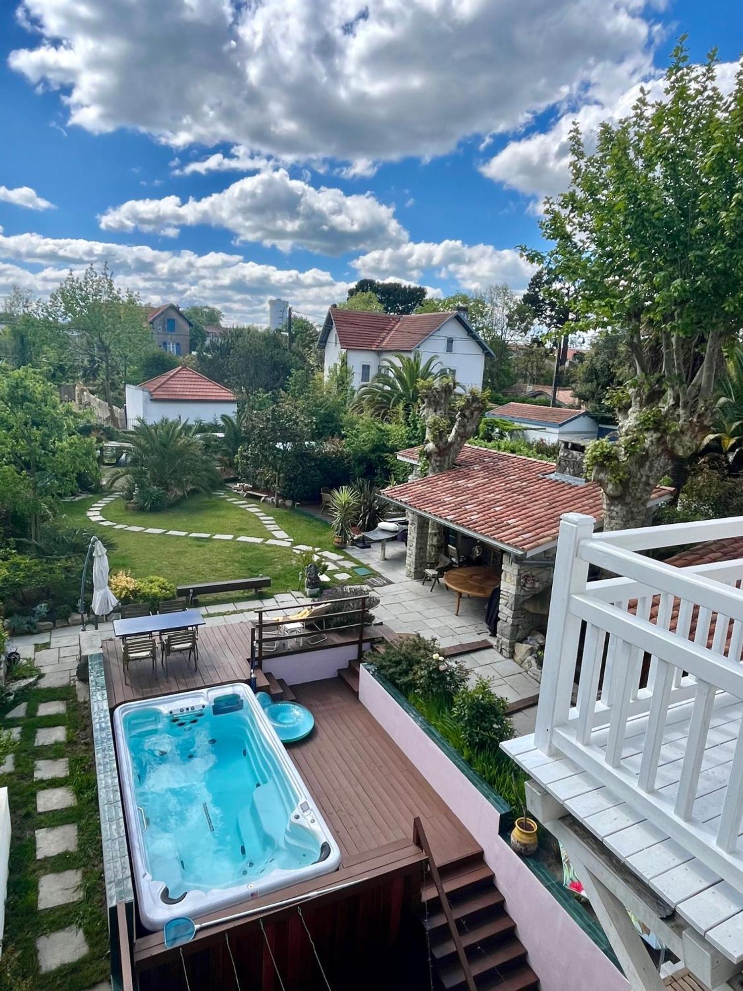 Villa Ajna Байон Екстериор снимка